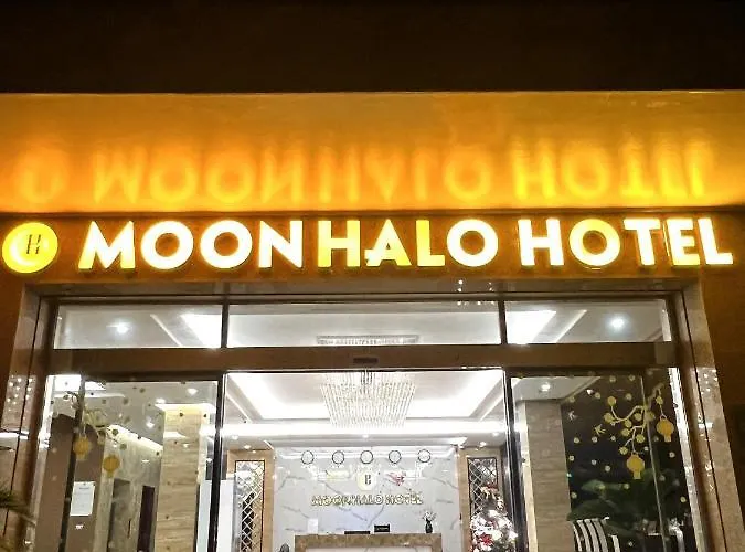 Hotel Moon Halo 3*