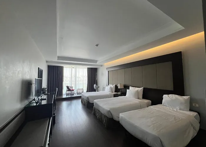 Moon Halo Hotel 3*