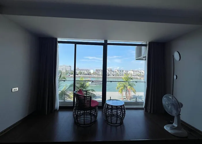 Moon Halo Hotel Ha Long